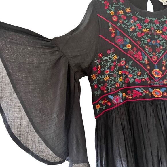 Umgee Women's Floral Embroidered Keyhole Bell Sleeve Mini Dress SZ XL #2425 - Picture 3 of 16